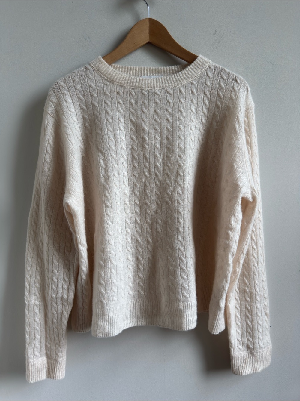 Reformation cashmere boyfriend sweater cream cable - Picture 3 of 7